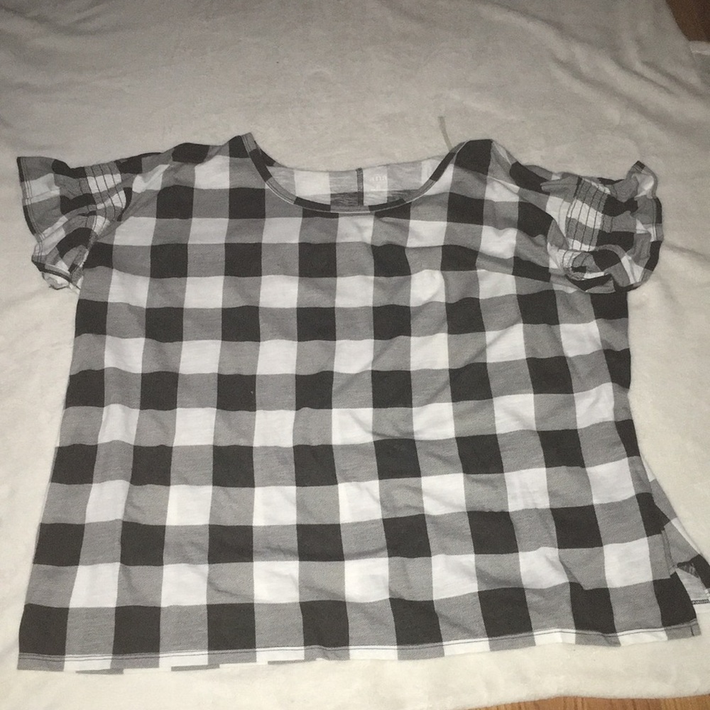 Women’s checkerboard black/white shirt size XL